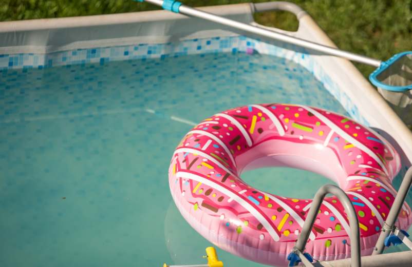 Comment aménager le tour d'une piscine hors-sol ?